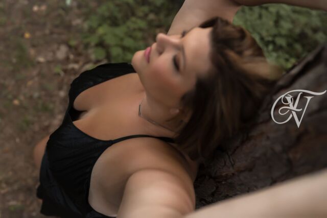 Outdoor sessions are available in the summer months. We have access to private property that is secluded from prying eyes. Would you do an outdoor session?